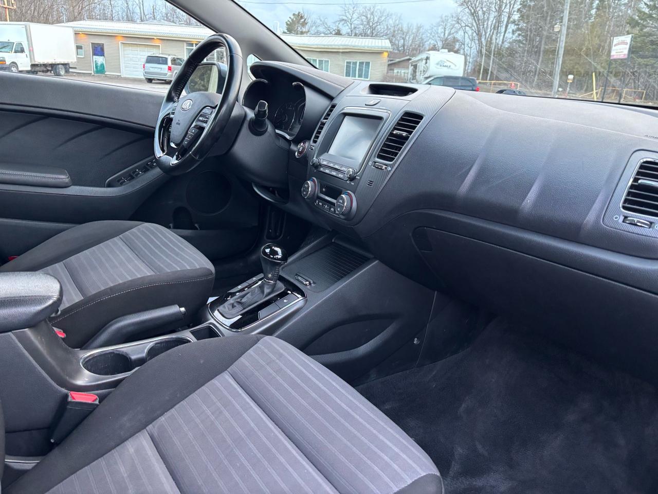 2017 Kia Forte EX - Photo #14
