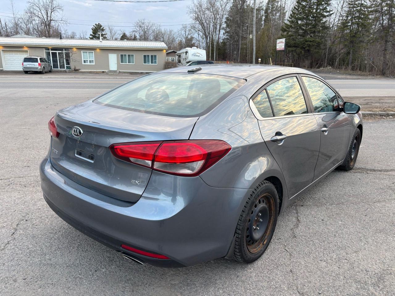 2017 Kia Forte EX - Photo #7
