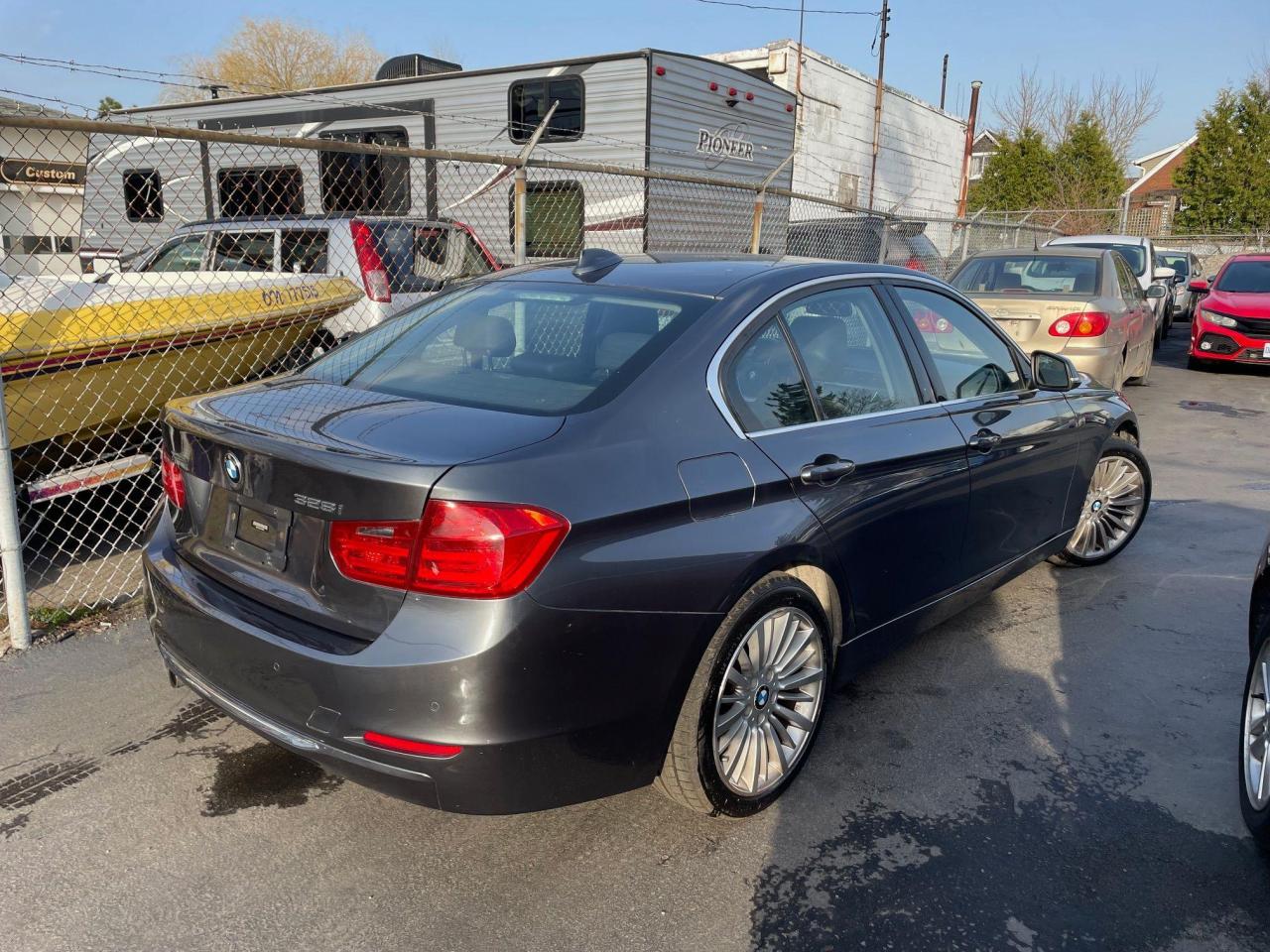 2014 BMW 3 Series 328i xDrive *AWD, BACKUP CAM & SENSORS, NAV* Photo4