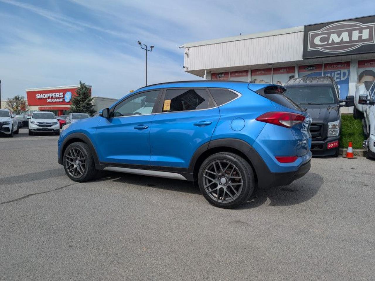 2017 Hyundai Tucson Luxury  **PANO ROOF - AM ALLOYS** Photo2