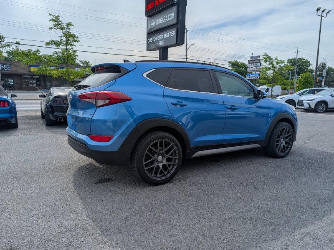 2017 Hyundai Tucson Luxury  **PANO ROOF - AM ALLOYS** Photo4