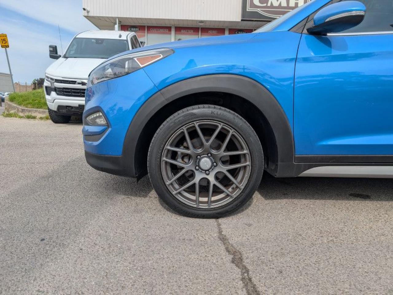 2017 Hyundai Tucson Luxury  **PANO ROOF - AM ALLOYS** Photo