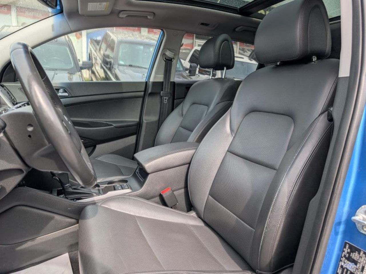 2017 Hyundai Tucson Luxury  **PANO ROOF - AM ALLOYS** Photo