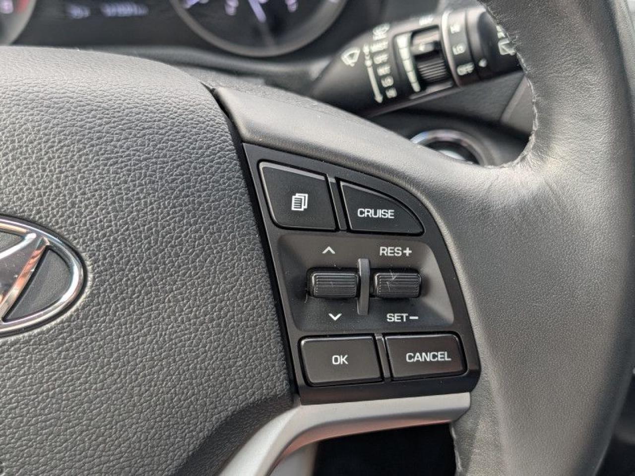 2017 Hyundai Tucson Luxury  **PANO ROOF - AM ALLOYS** Photo