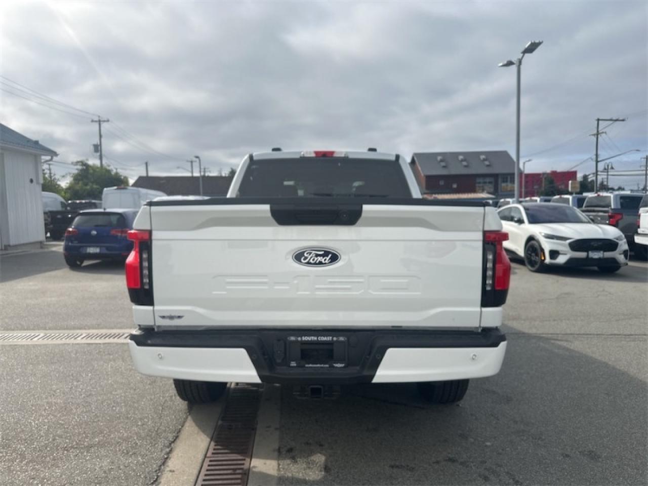 2025 Ford F-150 Lightning XLT  - Tailgate Step Photo5