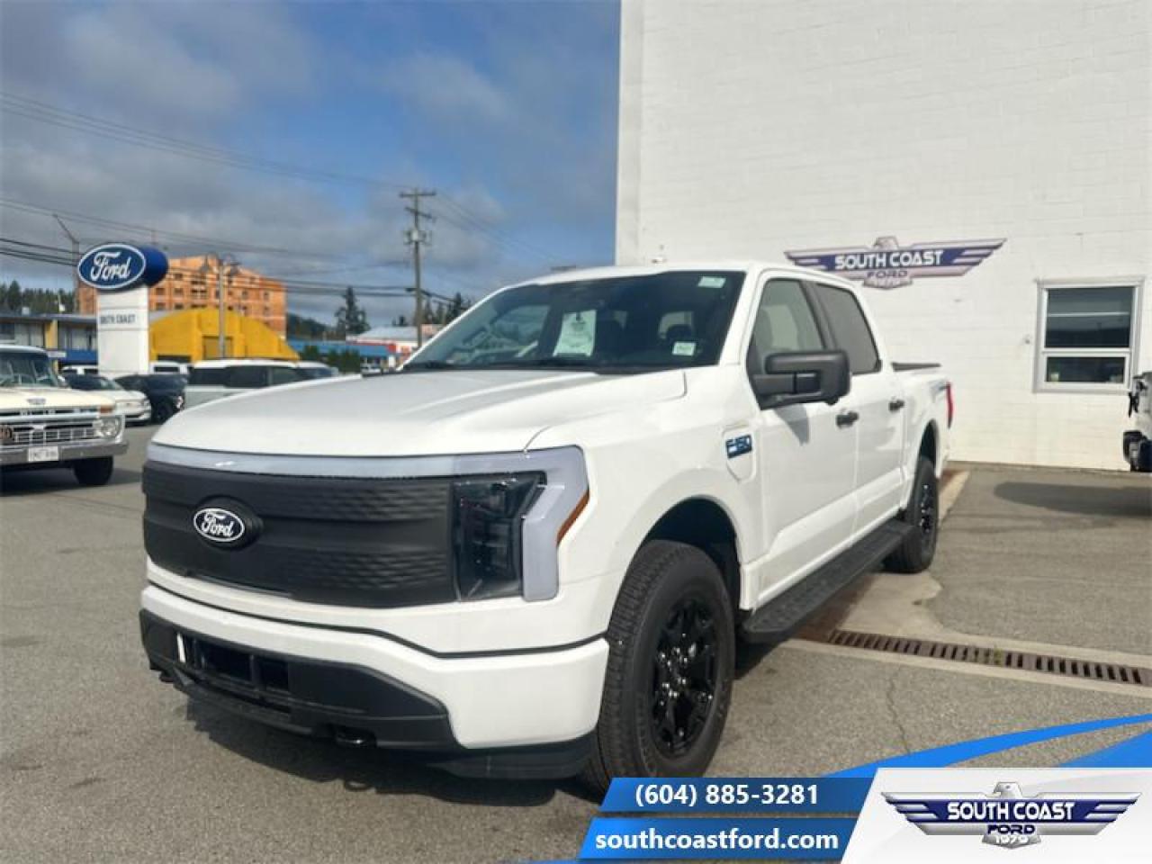 2025 Ford F-150 Lightning XLT  - Tailgate Step Photo0