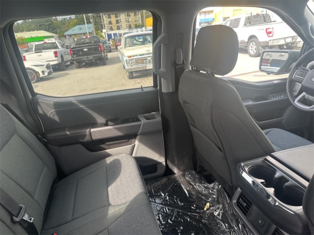 2025 Ford F-150 Lightning XLT  - Tailgate Step Photo5