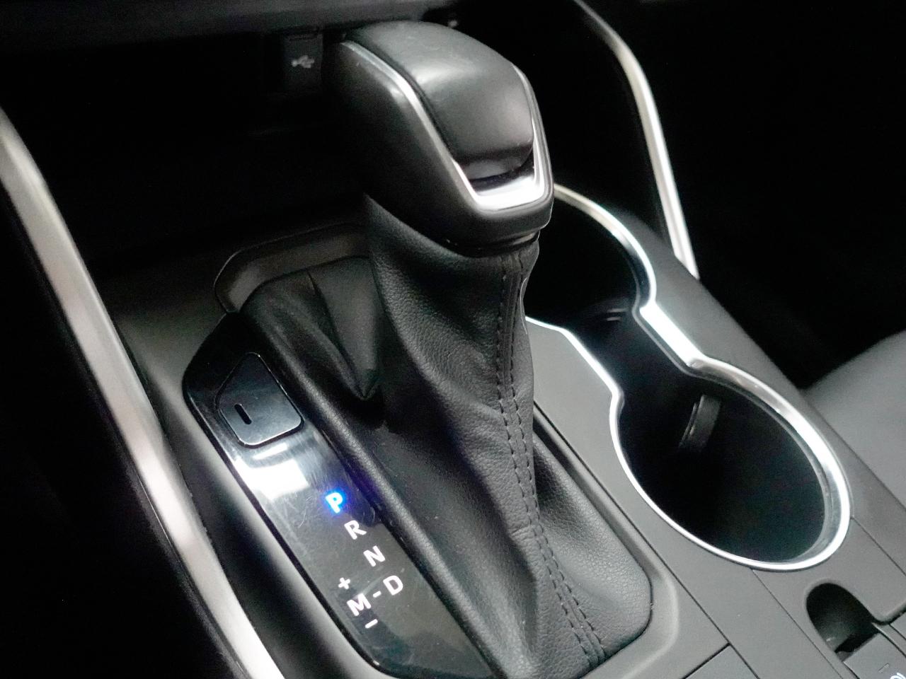 2020 Toyota Highlander XLE | AWD | Leather | Sunroof | BSM | CarPlay