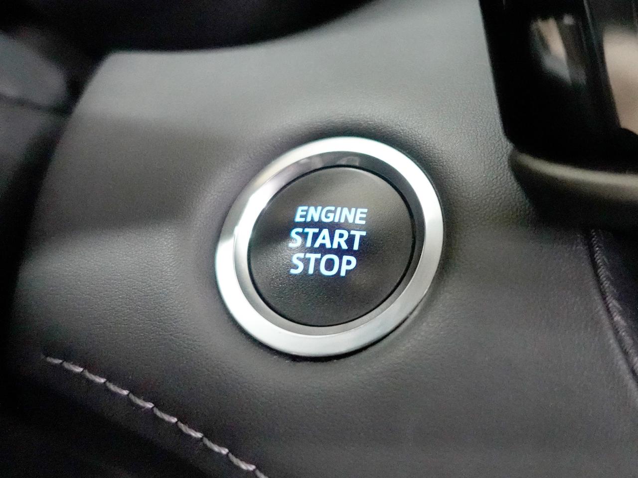 2020 Toyota Highlander XLE | AWD | Leather | Sunroof | BSM | CarPlay
