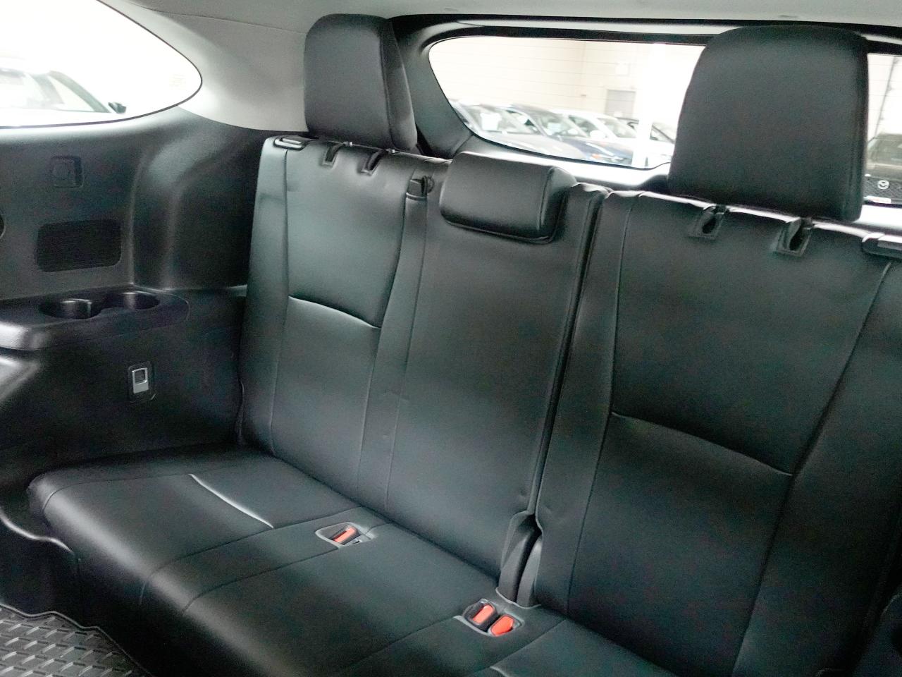 2020 Toyota Highlander XLE | AWD | Leather | Sunroof | BSM | CarPlay