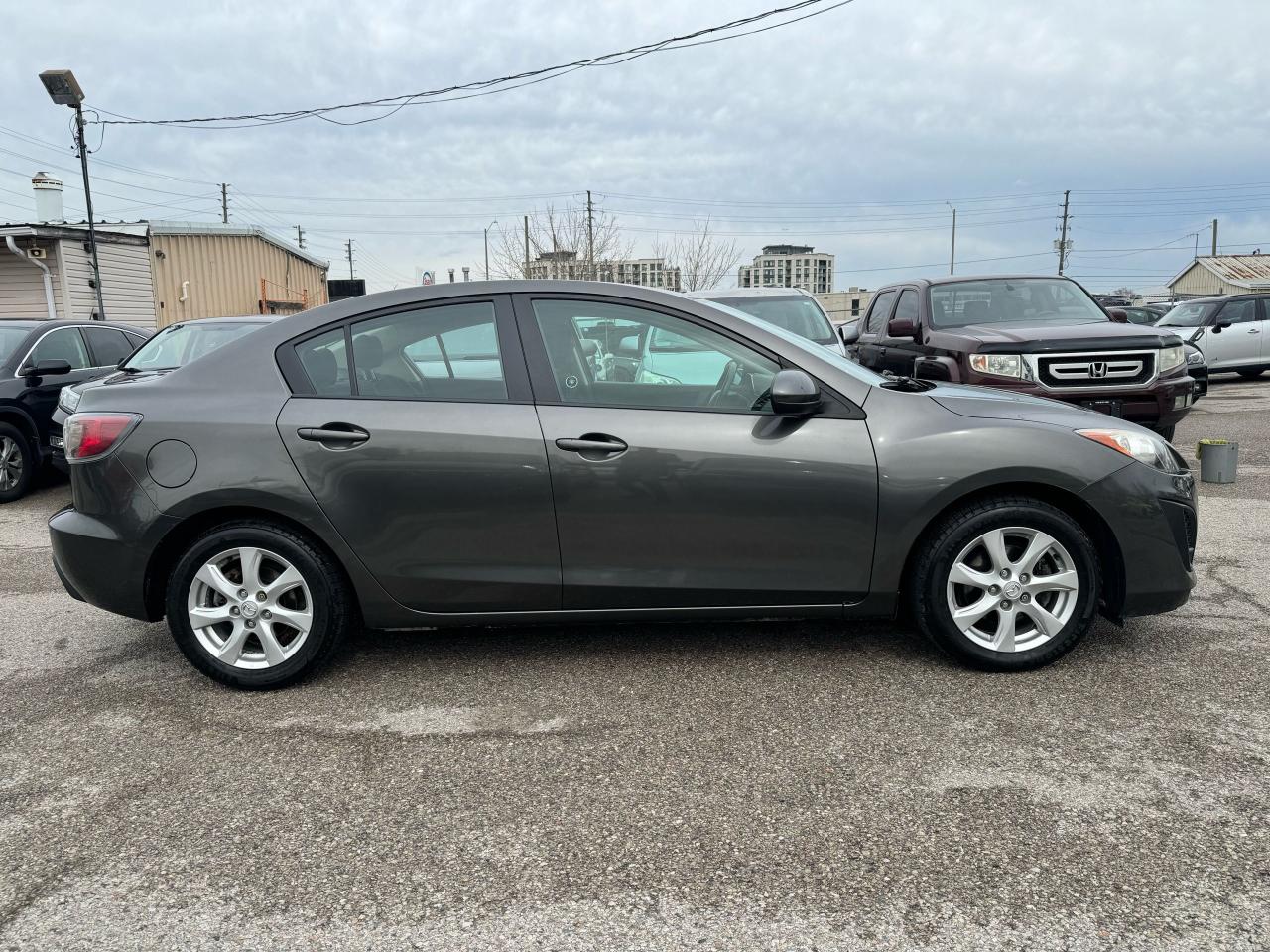 2011 Mazda MAZDA3 GX - Photo #4