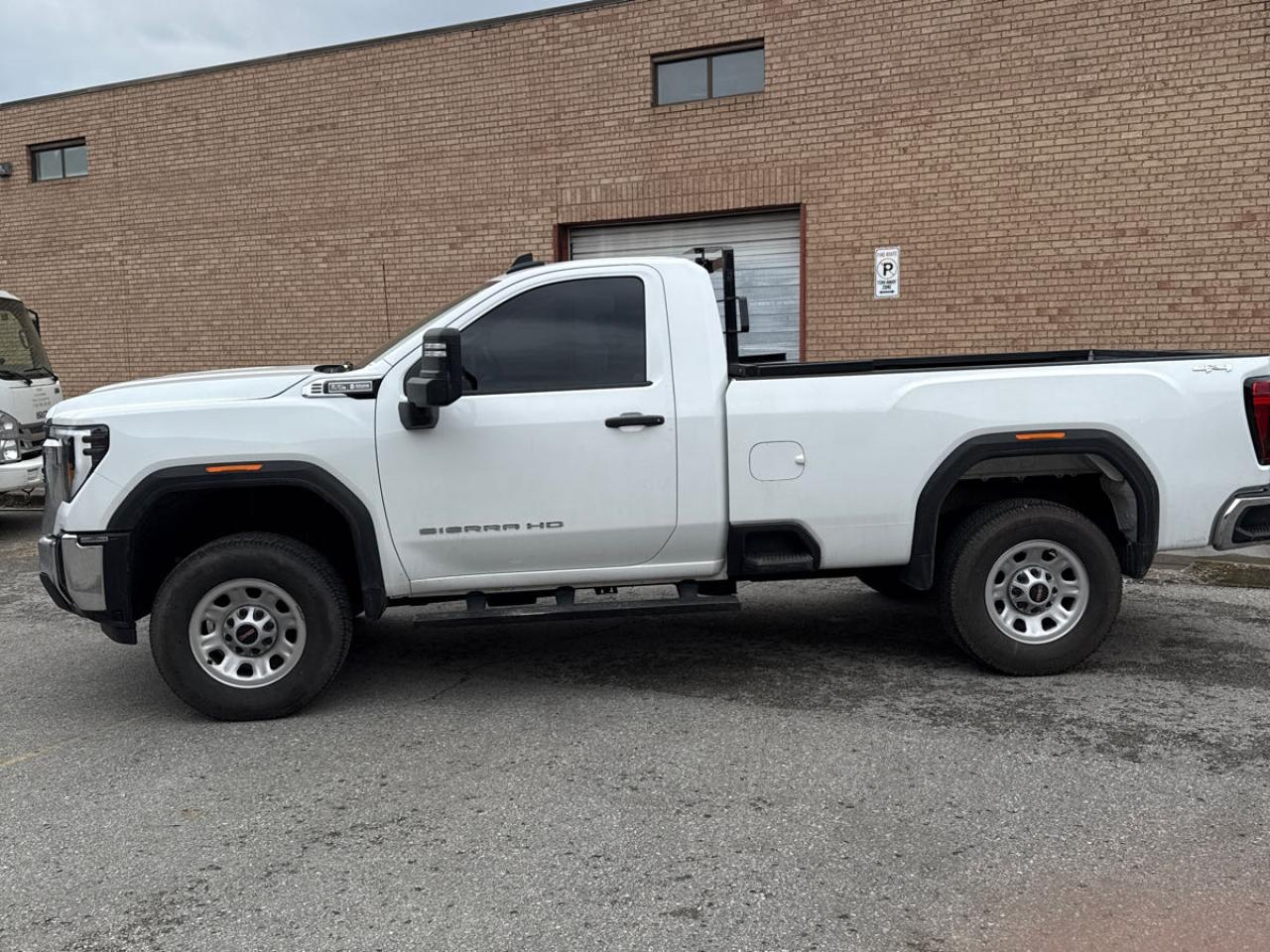 2024 GMC Sierra 2500 4WD Reg Cab 142" Pro - Photo #3