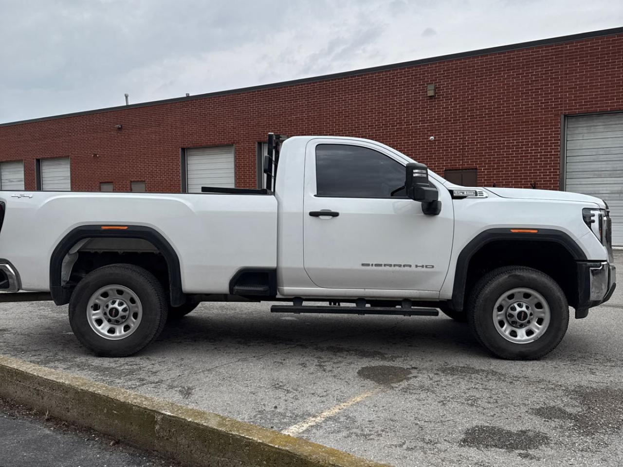 2024 GMC Sierra 2500 4WD Reg Cab 142" Pro - Photo #4