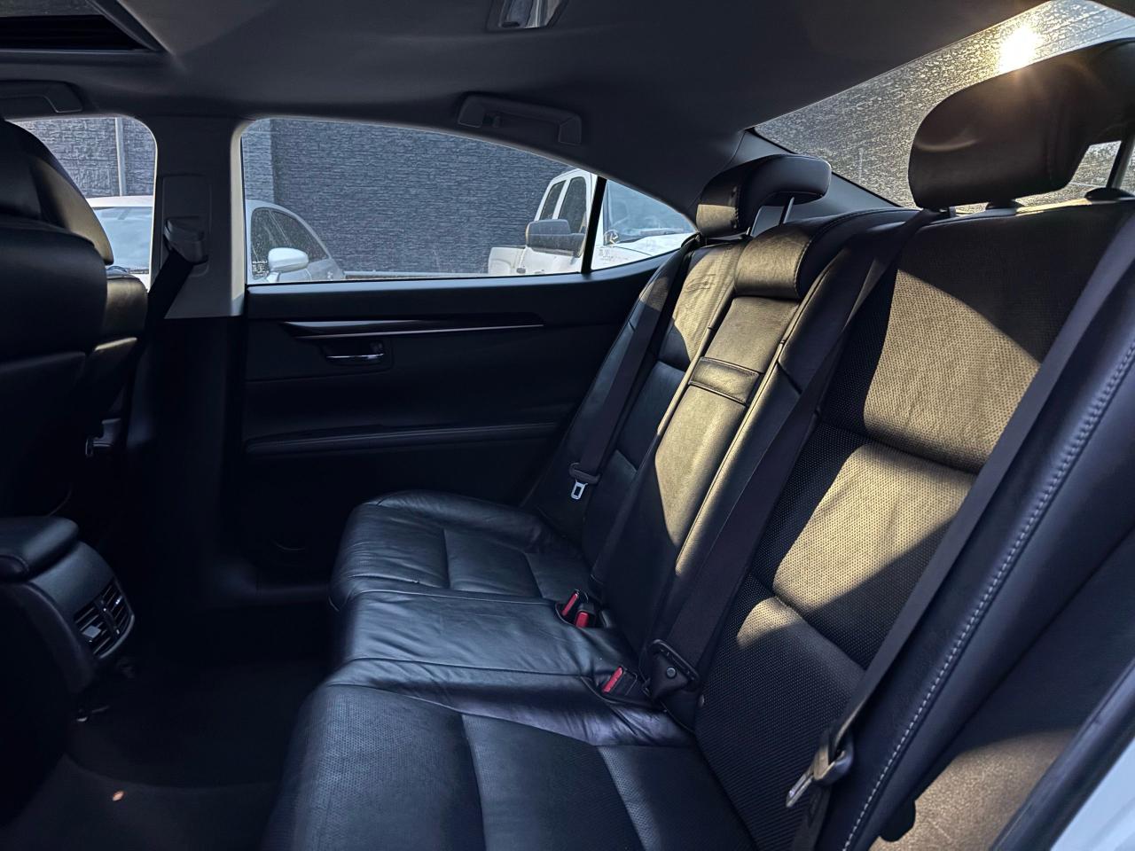 2014 Lexus ES 350  - Photo #10