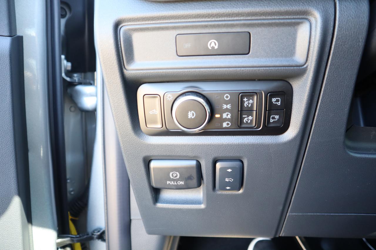 2025 Ford F-150 XLT Photo5