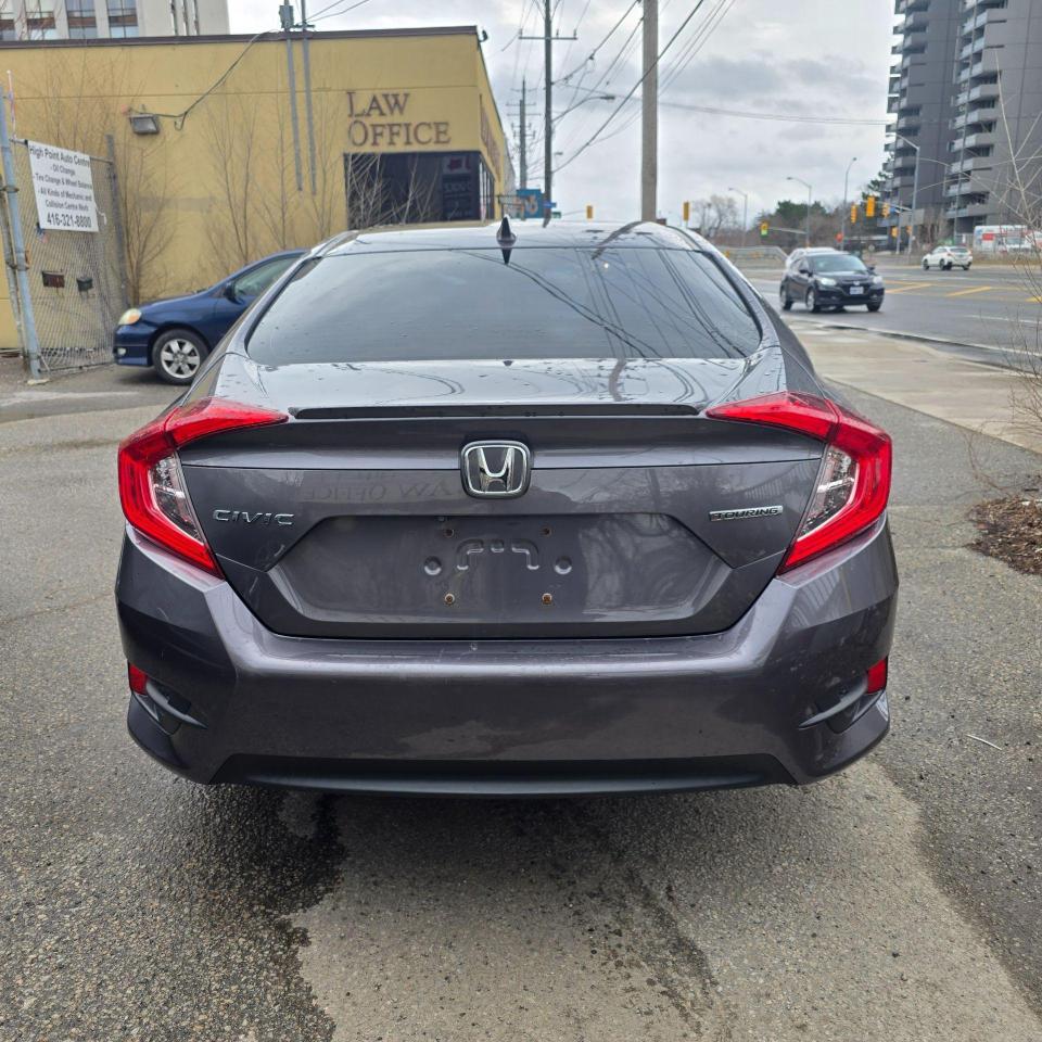 2018 Honda Civic Touring CVT - Photo #4