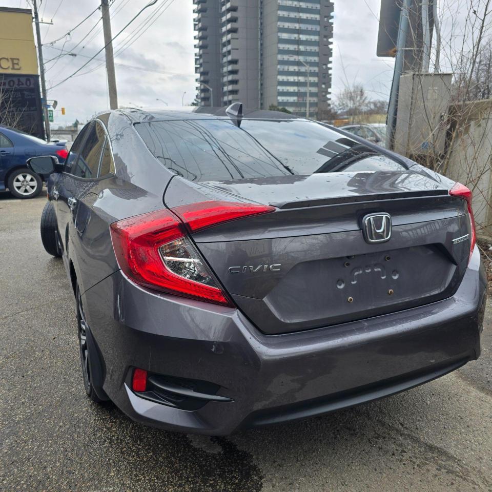 2018 Honda Civic Touring CVT - Photo #6