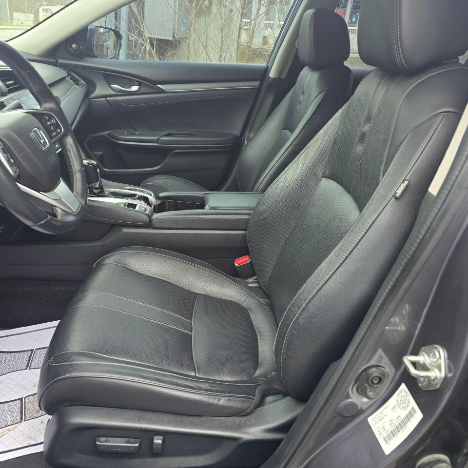 2018 Honda Civic Touring CVT - Photo #10