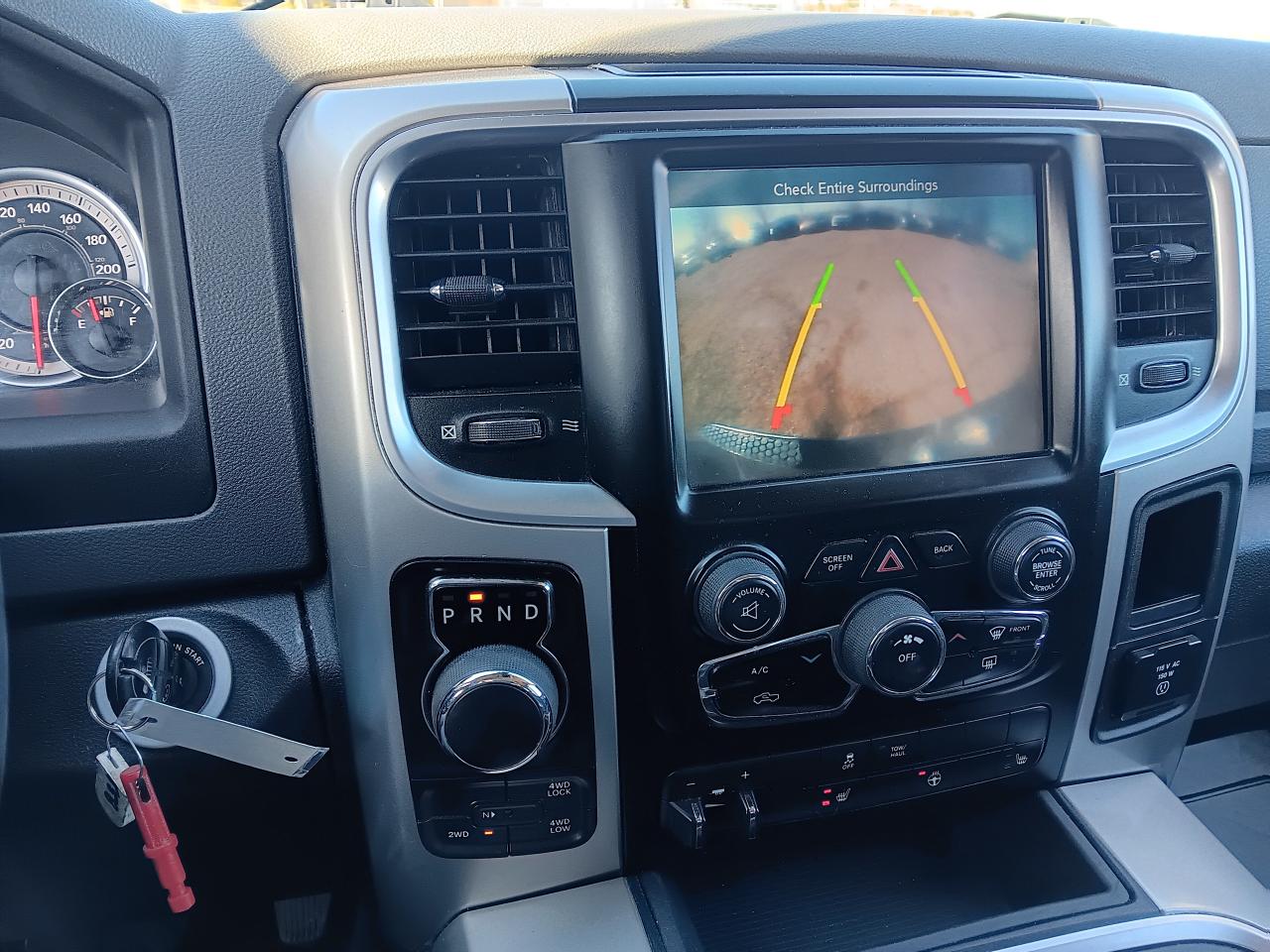 2016 RAM 1500 SLT Crewcab 4x4, Htd Sterng & Seats, BU Cam, Remot - Photo #17