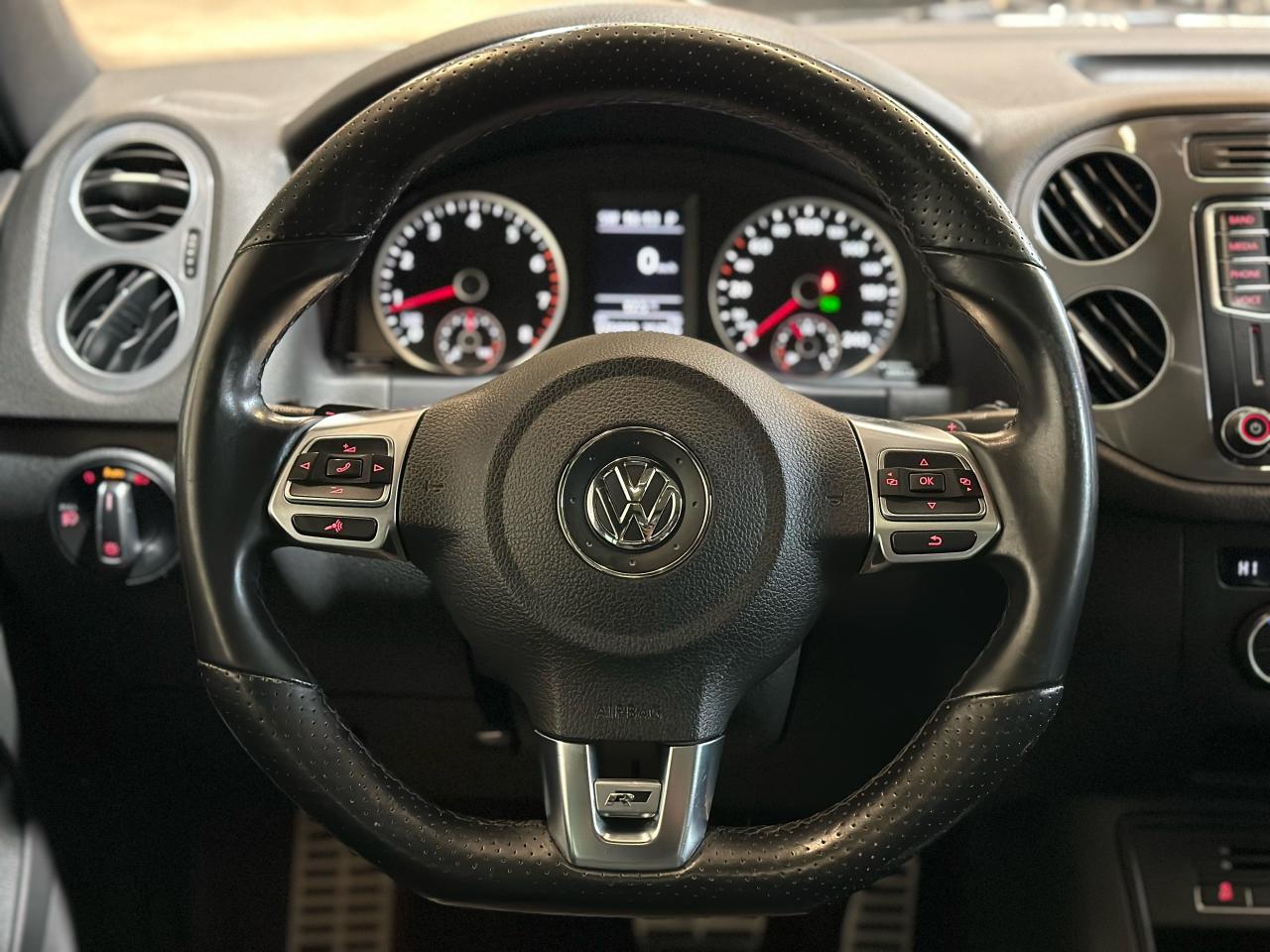 2016 Volkswagen Tiguan HIGHLINE R-LINE|NAV|BACKUP|CARPLAY|FENDER|PANO| - Photo #11