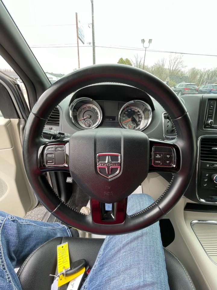 2016 Dodge Grand Caravan SXT Premium Plus - Photo #12