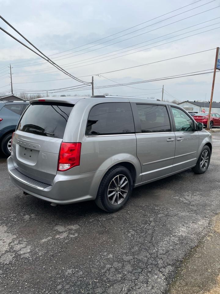 2016 Dodge Grand Caravan SXT Premium Plus - Photo #5