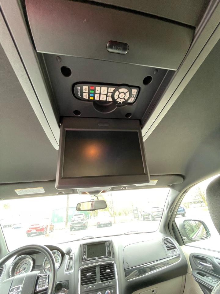 2016 Dodge Grand Caravan SXT Premium Plus - Photo #15
