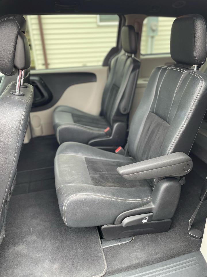 2016 Dodge Grand Caravan SXT Premium Plus - Photo #7