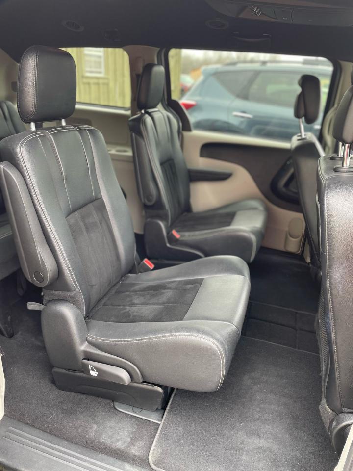 2016 Dodge Grand Caravan SXT Premium Plus - Photo #9
