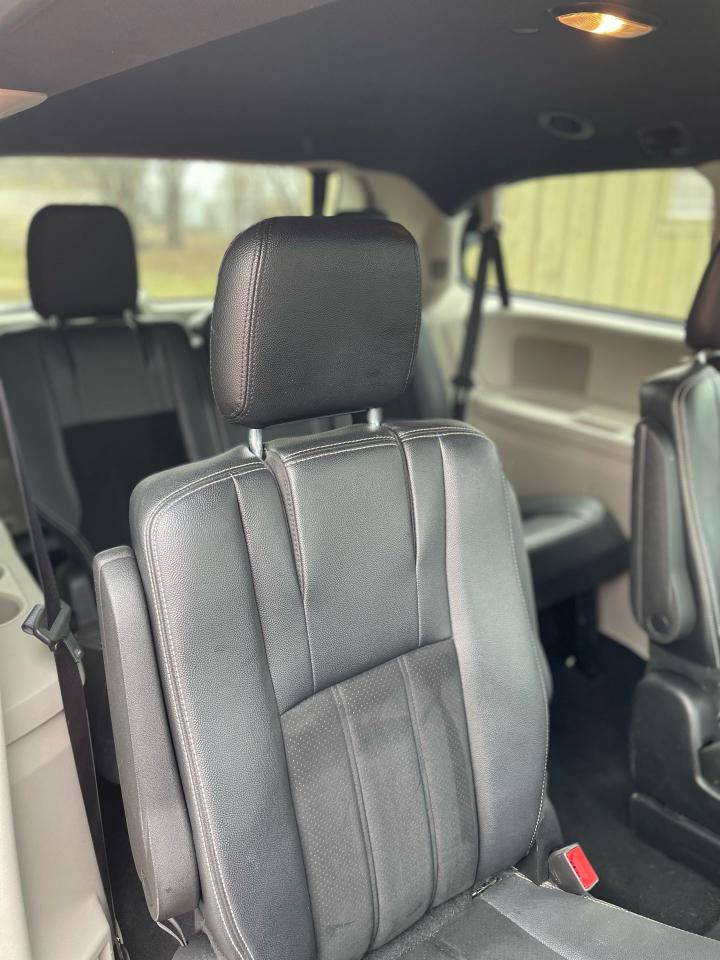 2016 Dodge Grand Caravan SXT Premium Plus - Photo #10