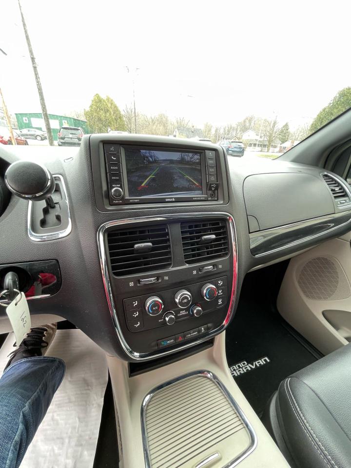 2016 Dodge Grand Caravan SXT Premium Plus - Photo #14