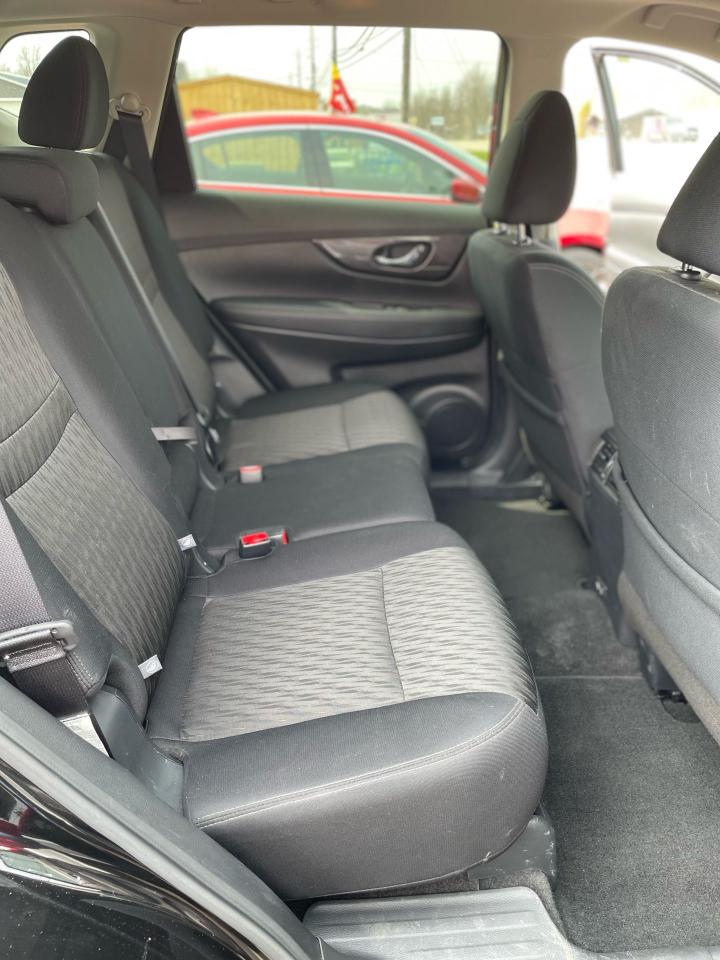 2020 Nissan Rogue SV - Photo #9