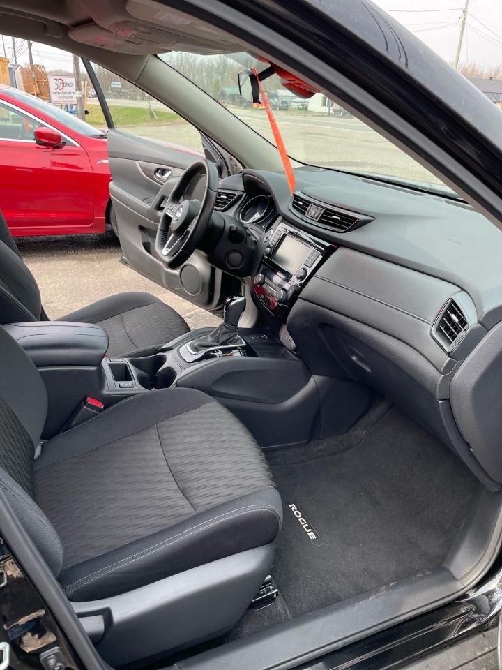 2020 Nissan Rogue SV - Photo #8