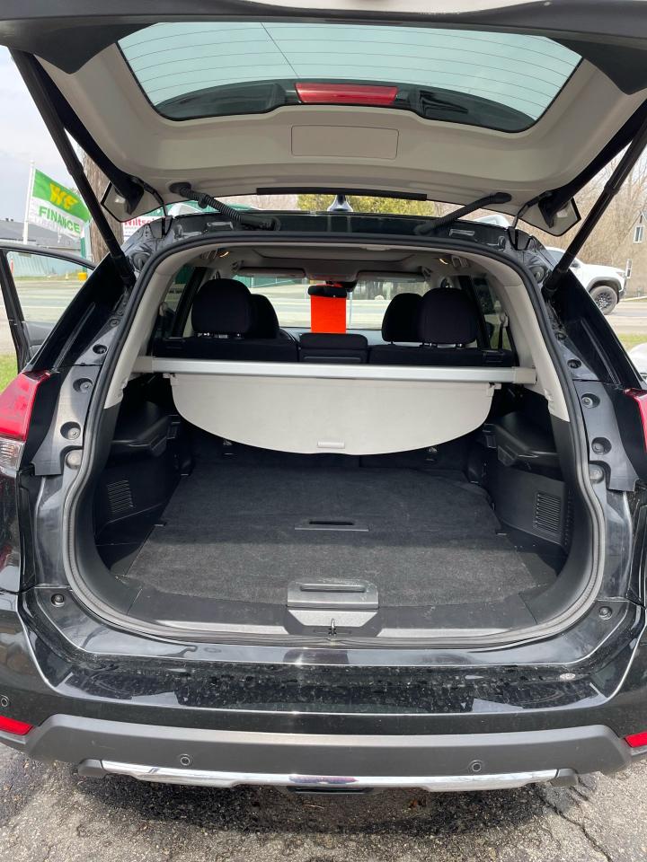 2020 Nissan Rogue SV - Photo #6