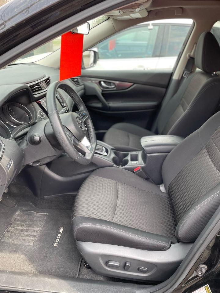2020 Nissan Rogue SV - Photo #3