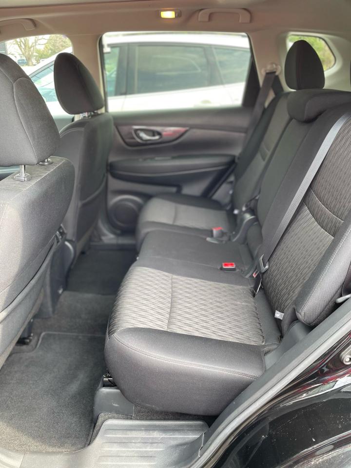 2020 Nissan Rogue SV - Photo #5