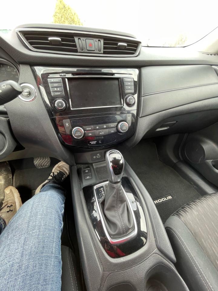2020 Nissan Rogue SV - Photo #12