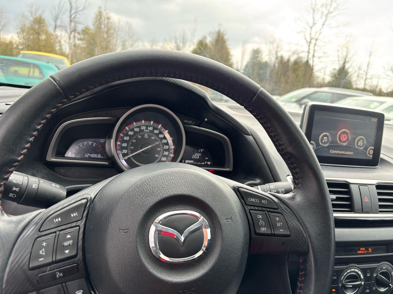 2015 Mazda MAZDA3 GS - Photo #11