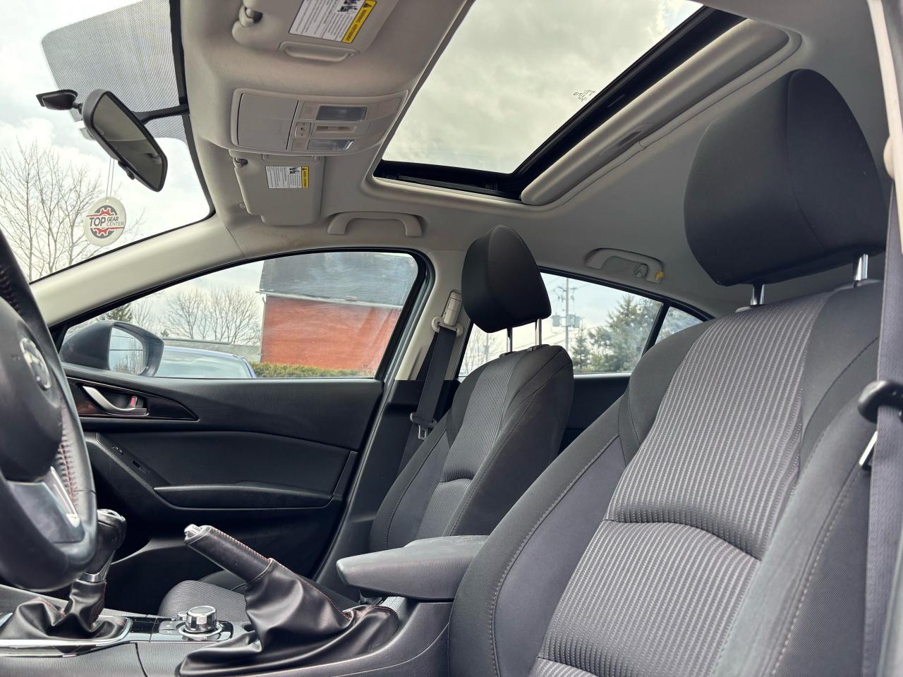 2015 Mazda MAZDA3 GS - Photo #9