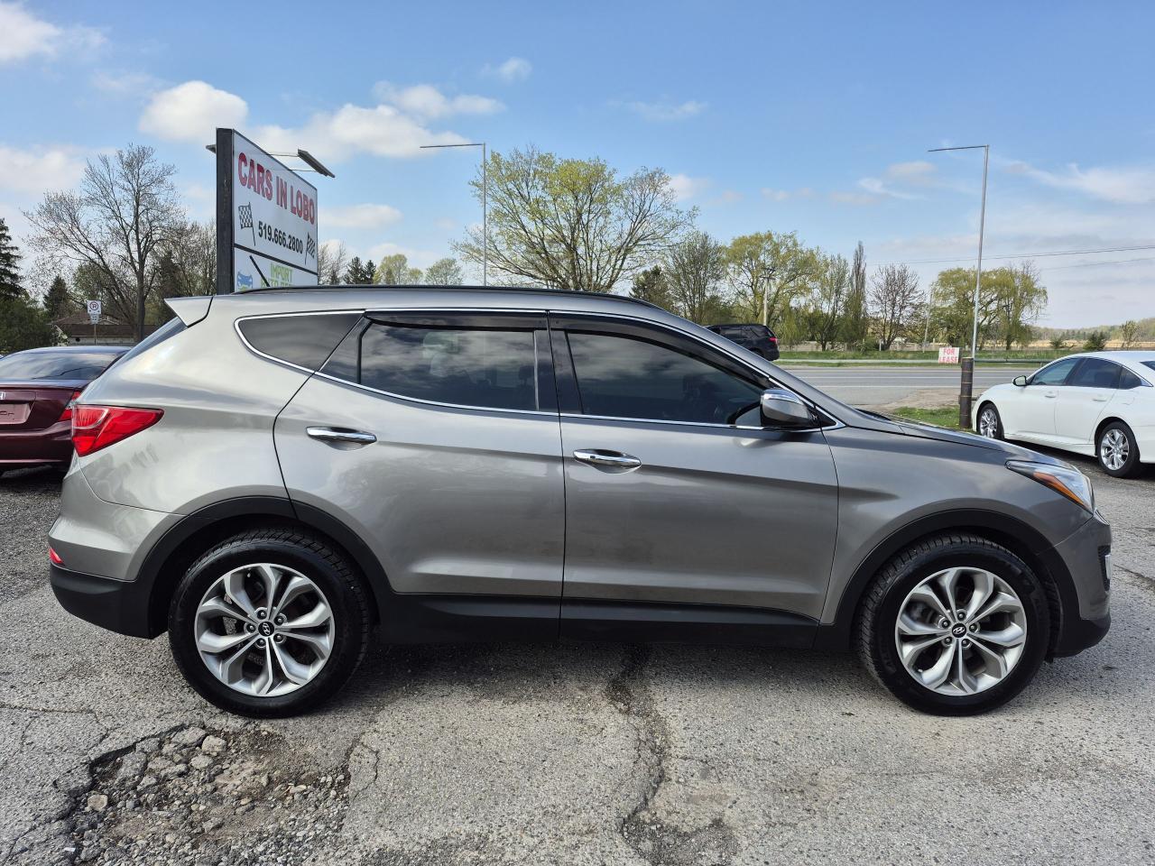 2016 Hyundai Santa Fe Sport AWD Limited Photo2