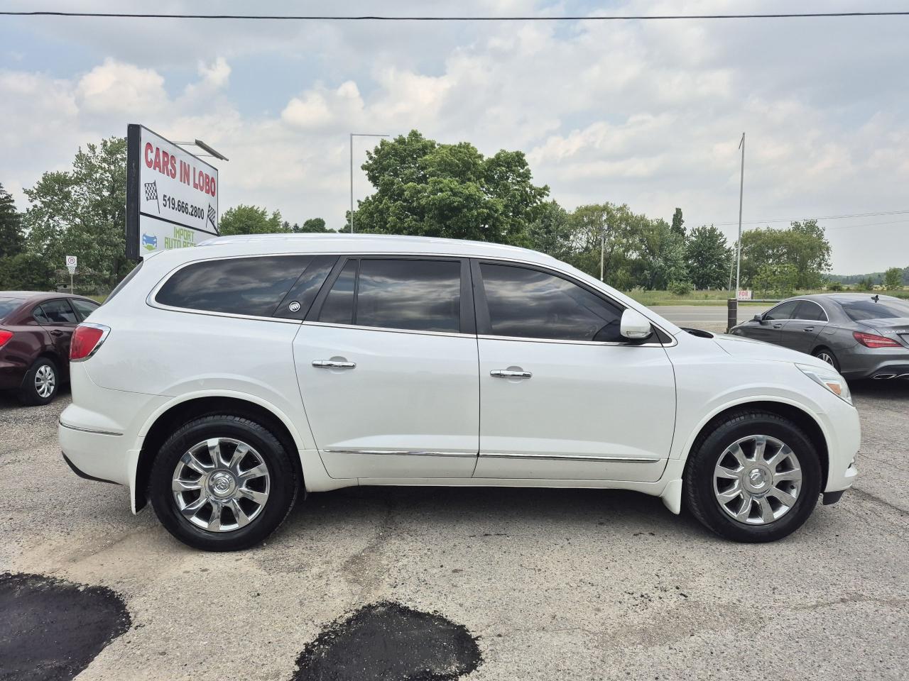 2017 Buick Enclave AWD Premium Photo2