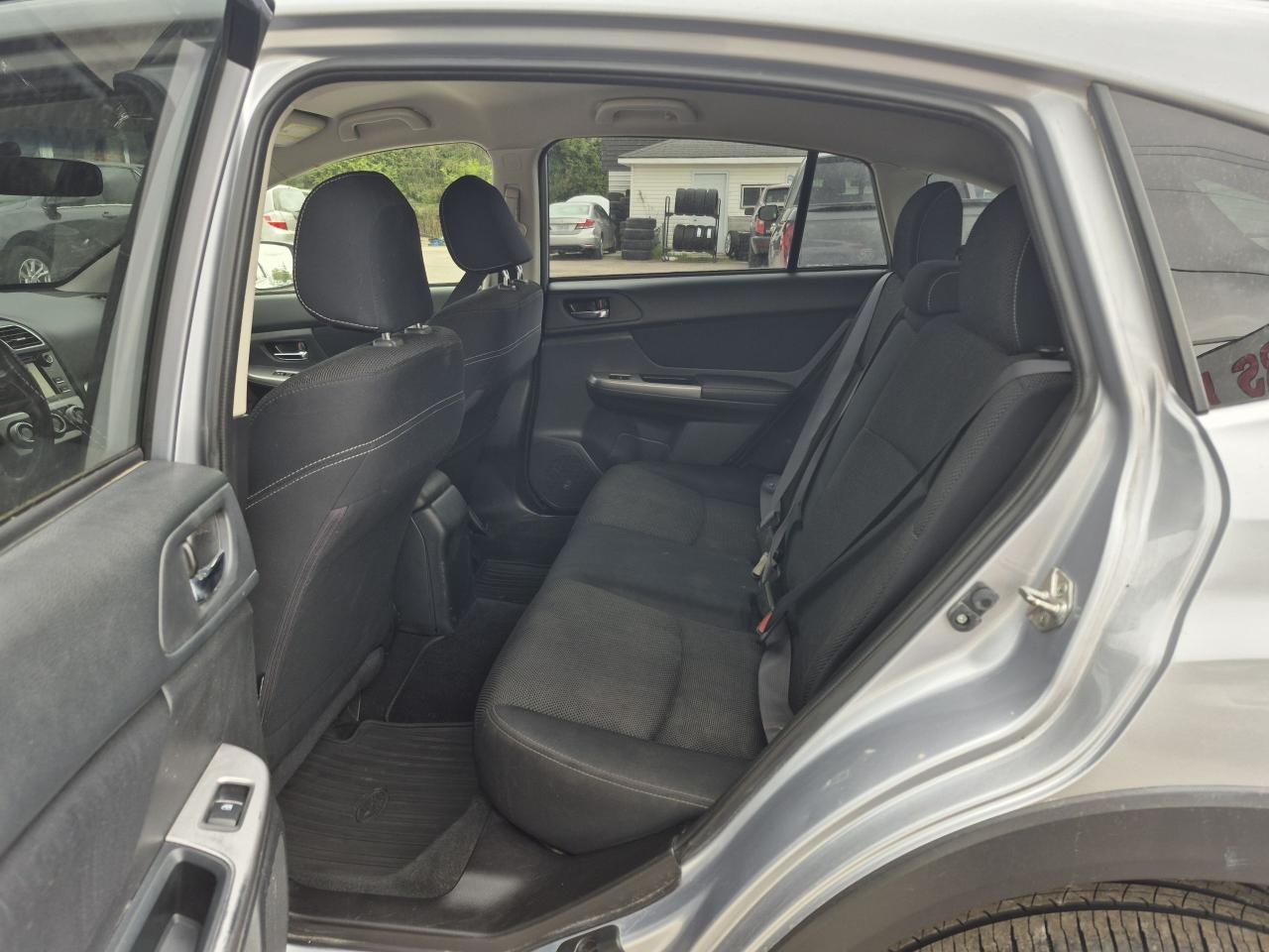 2015 Subaru XV Crosstrek 2.0i w/Touring Pkg Photo12