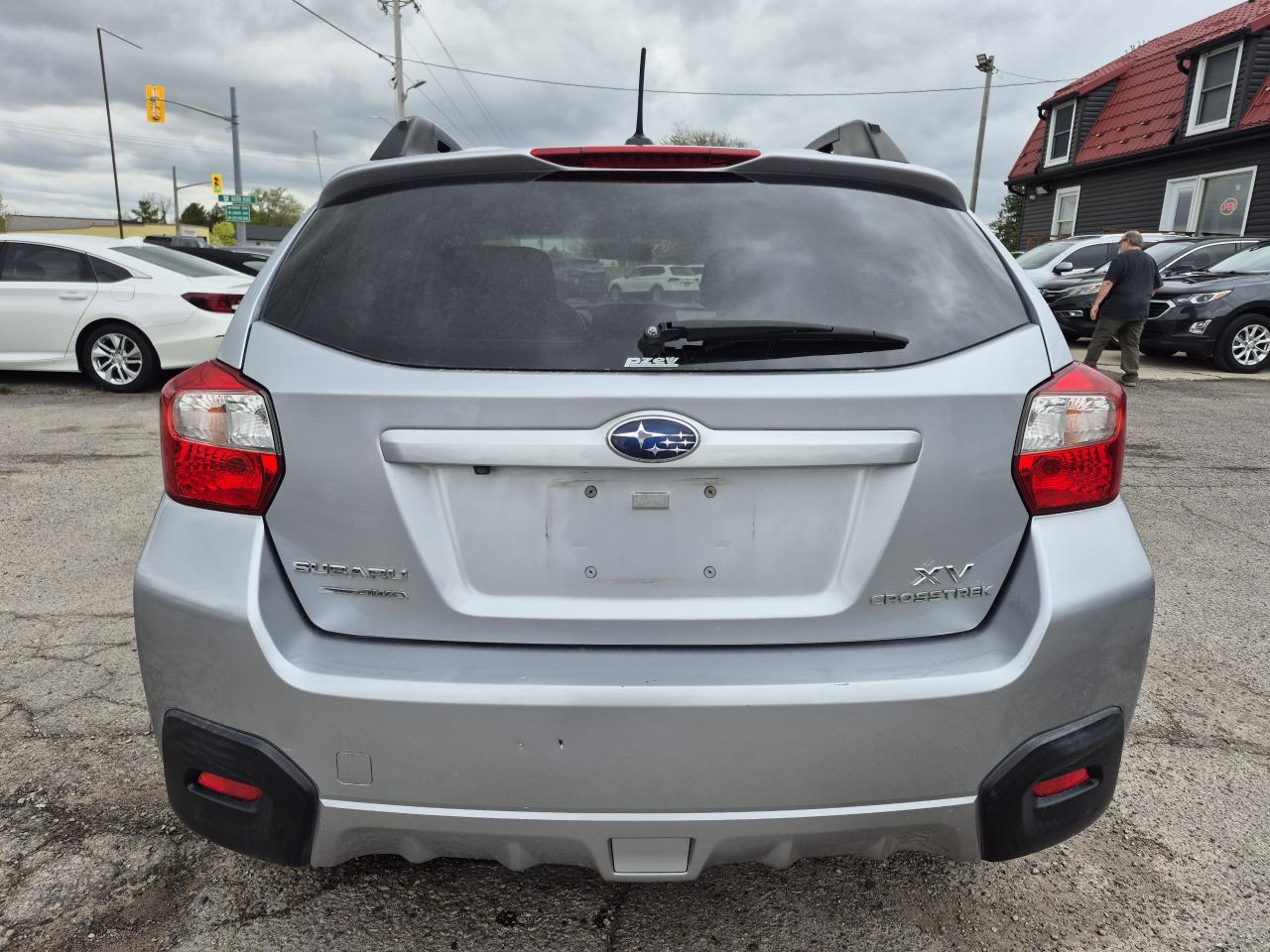 2015 Subaru XV Crosstrek 2.0i w/Touring Pkg Photo4