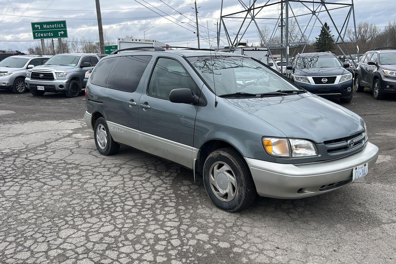2000 Toyota Sienna LE SOLD AS IS NO SAFETY - Photo #2