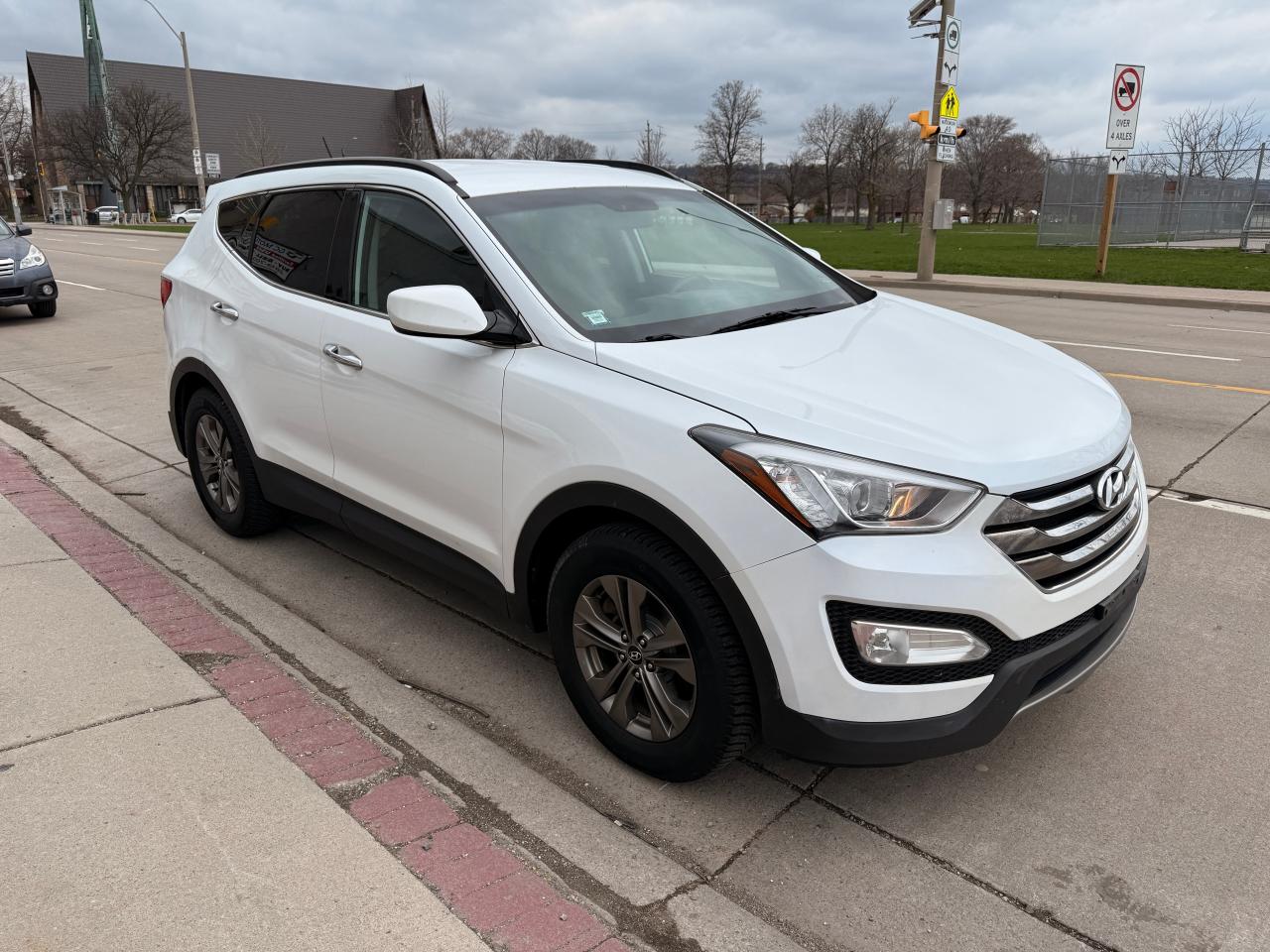 2014 Hyundai Santa Fe Sport FWD 4dr 2.4L - Photo #5