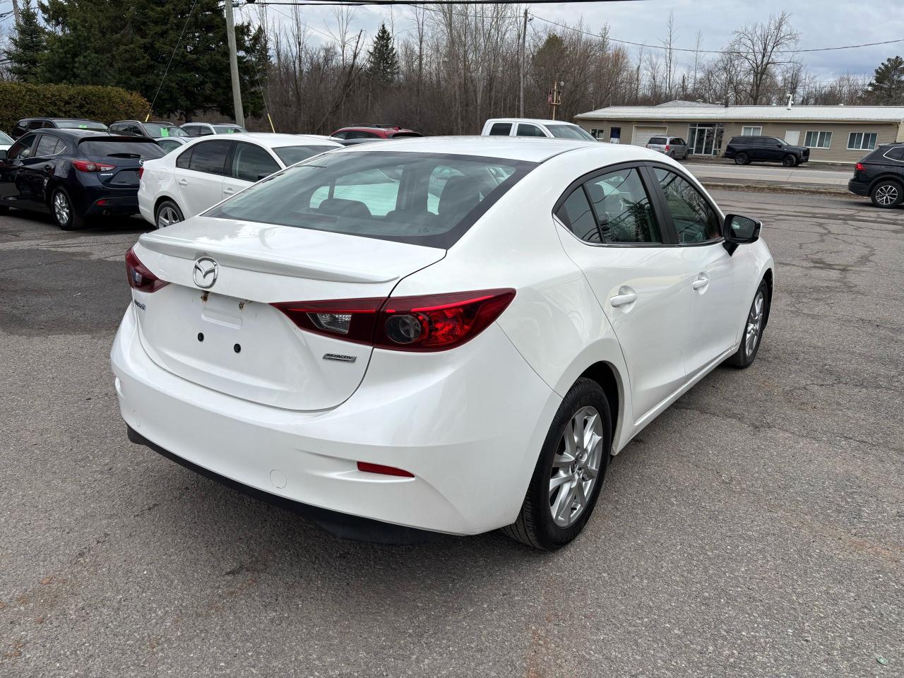 2015 Mazda MAZDA3 GS - Photo #4