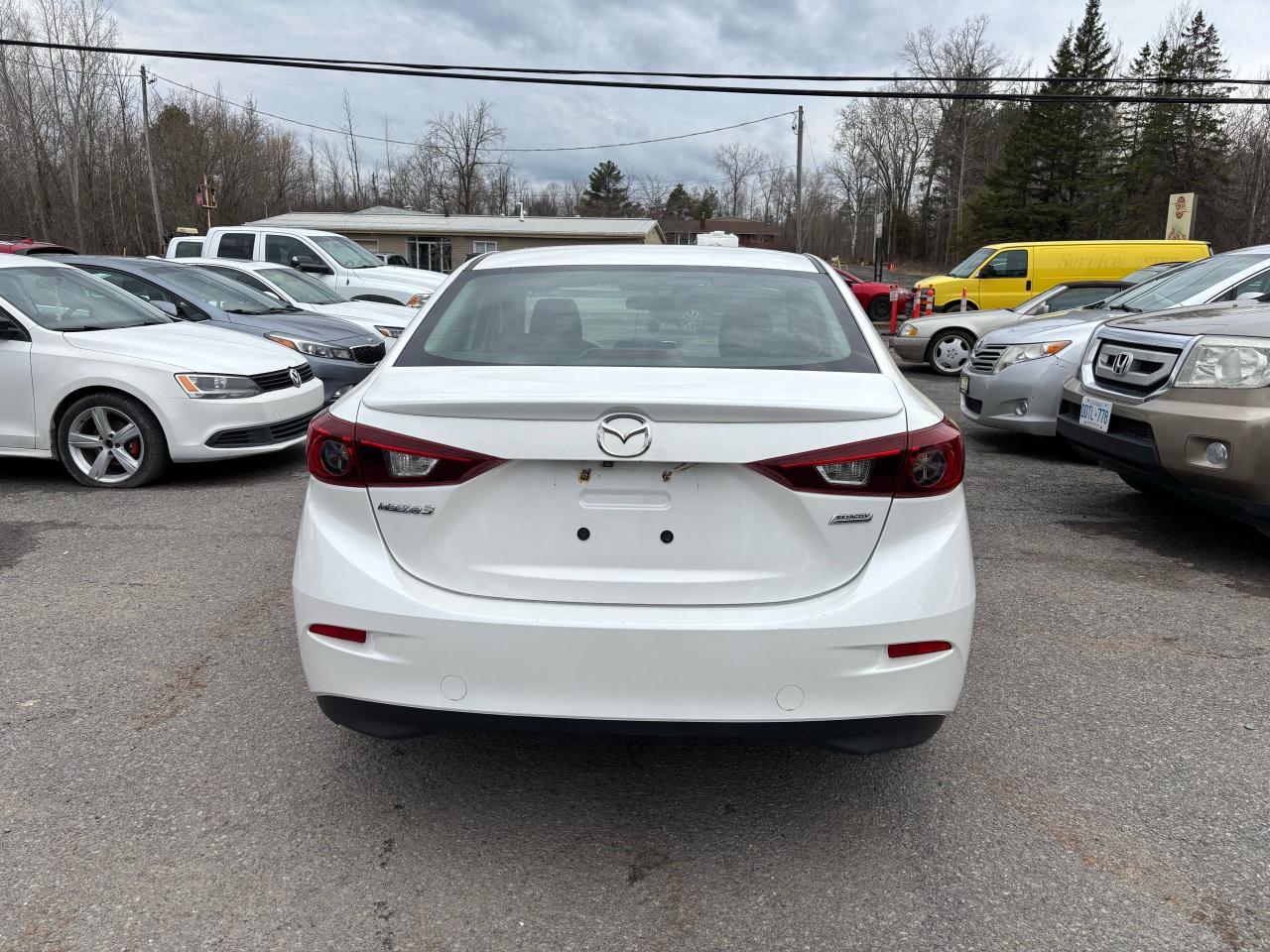 2015 Mazda MAZDA3 GS - Photo #5