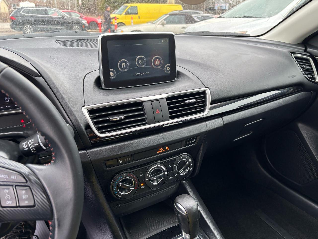 2015 Mazda MAZDA3 GS - Photo #11