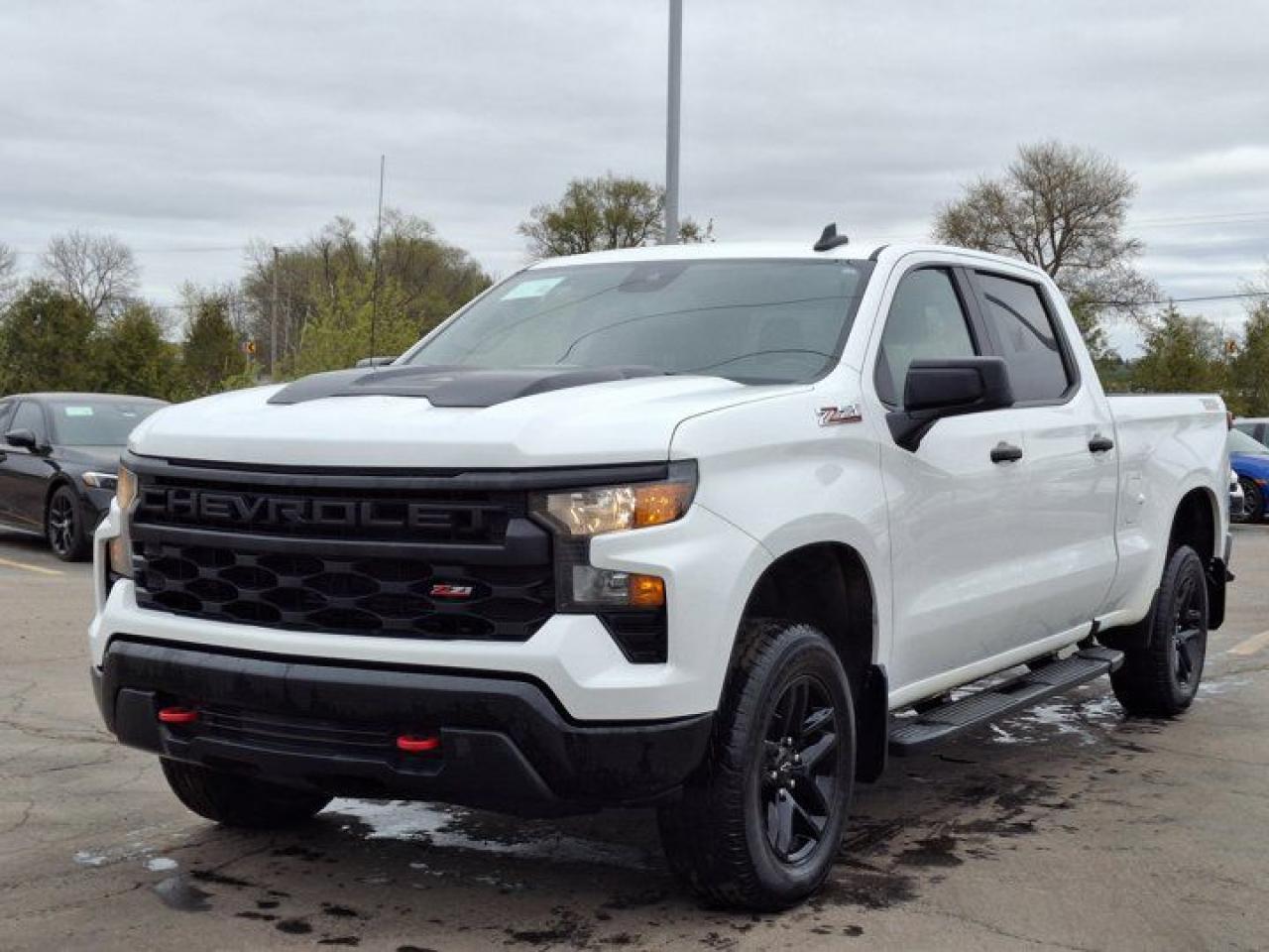 Used 2023 Chevrolet Silverado 1500 Custom Trail Boss Crew 4WD | Power Seat | CarPlay + Android | Trailer Brake Controller | and More ! for sale in Guelph, ON