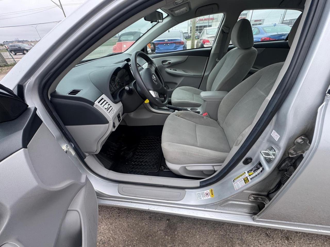 2013 Toyota Corolla AUTO, MINT, ONLY 16,000KMS, SUPER LOW KMS, CERT - Photo #10